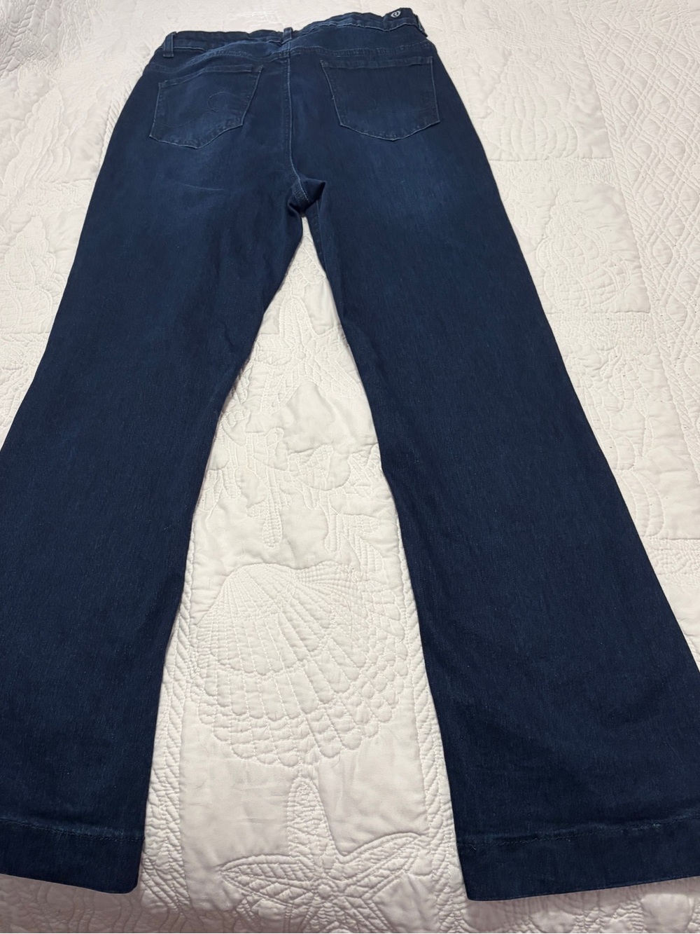 Women's Wide-Leg Dark Blue Jeans - Flared Silhouette